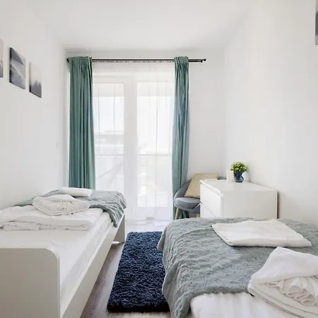 Modern Riverfront With Free Parking Daire