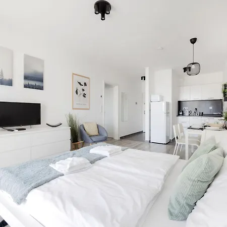 Modern Riverfront With Free Parking * Budapeşte