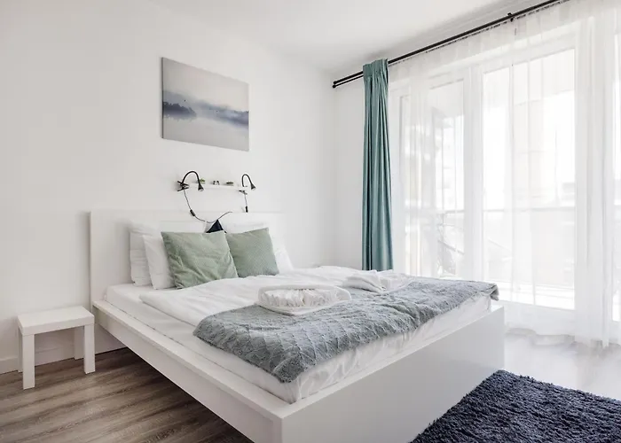 Modern Riverfront With Free Parking Apartament