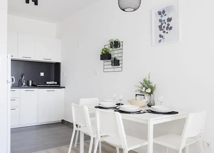 Apartament Modern Riverfront With Free Parking