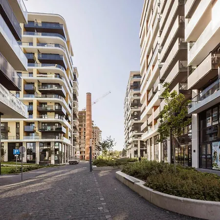 Modern Riverfront With Free Parking 부다페스트